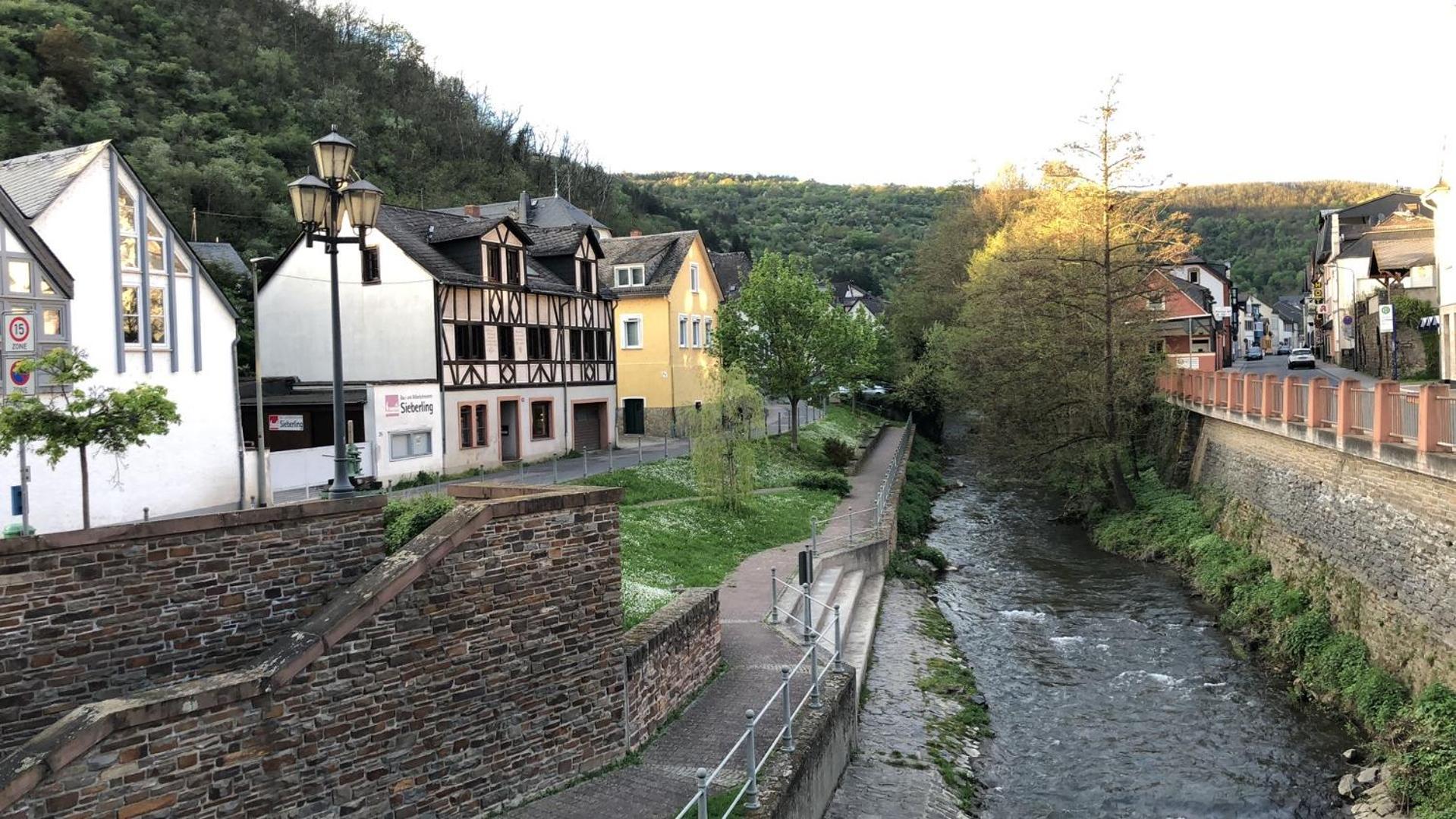 Rheinliebe Bistro Und Pension Lorch am Rhein Exterior foto
